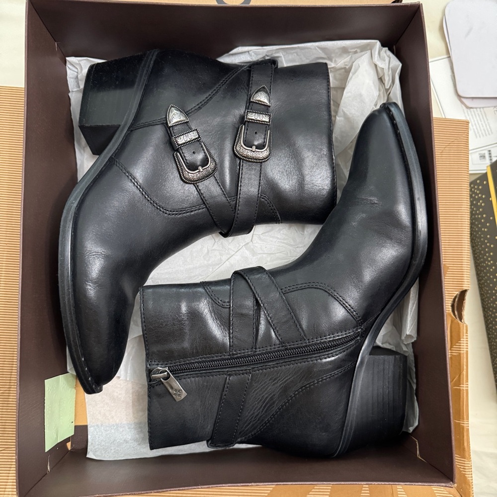 EUC Patricia Nash leather booties - Picture 3 of 5